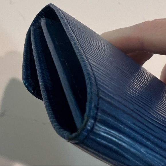 💙Louis Vuitton Vintage Epi Leather Sarah Wallet with COA & Chain BLUE EUC - Picture 6 of 16